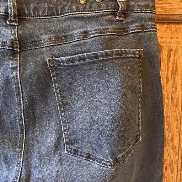 CAbi Jeans 3194 SKINNY Distressed Dark Wash Blue STRETCH Womens Size 14 Mid Rise - Picture 11 of 16